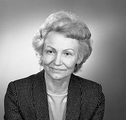 Morreu Margot Honecker, viúva do antigo líder da RDA Erich Honecker, vítima de cancro (vídeo)