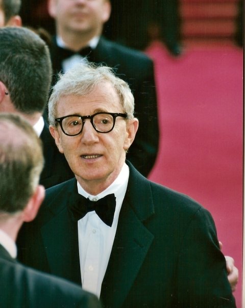 Woody Allen volta a abrir Cannes (vídeo)