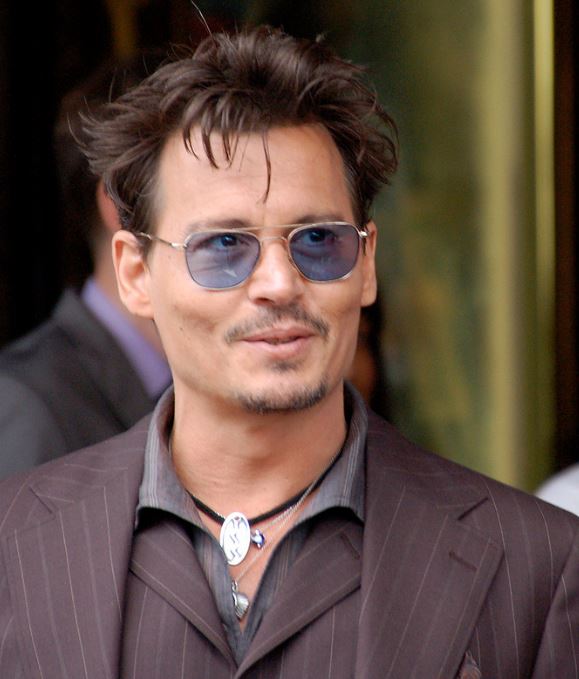 Johnny Depp proibido de se aproximar da mulher que o acusa de violência doméstica (vídeo)