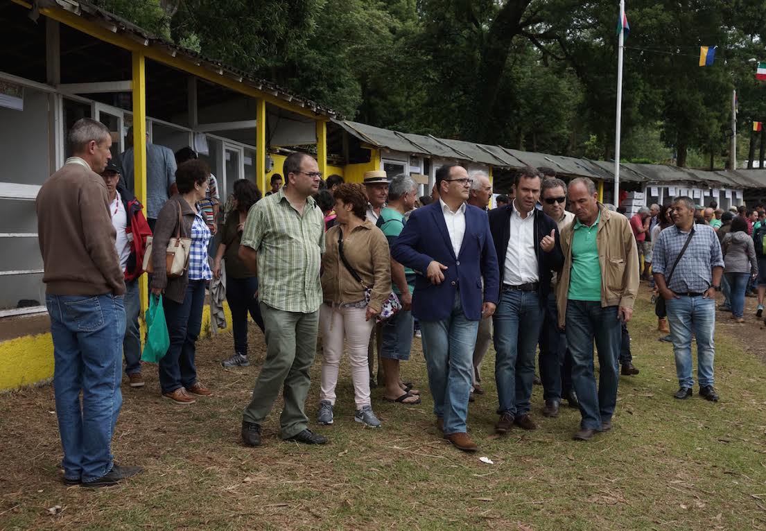 Feira do gado leva Povo e políticos ao Porto Moniz