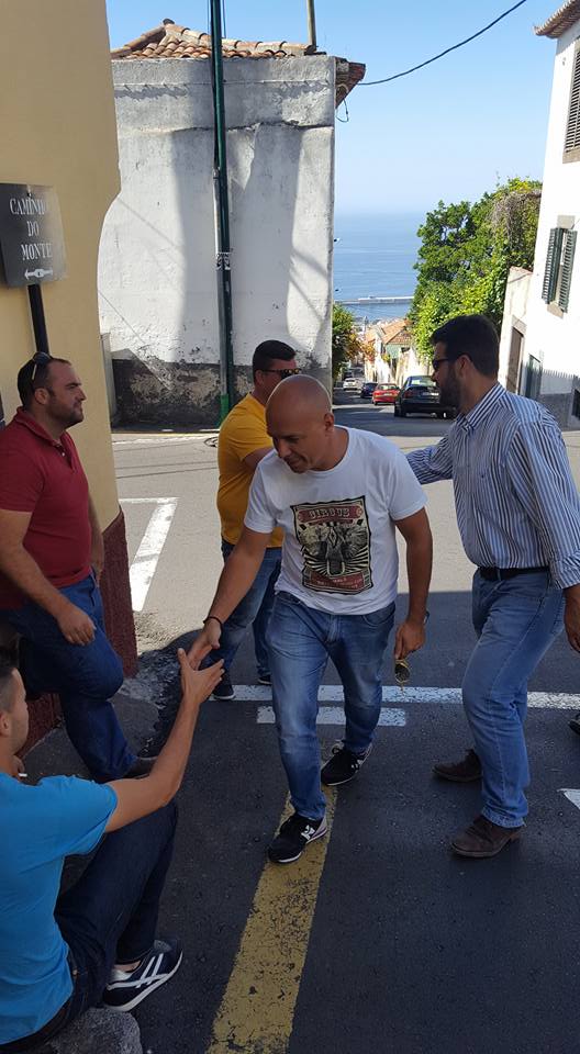 Paulo Cafôfo contacta com população do Livramento
