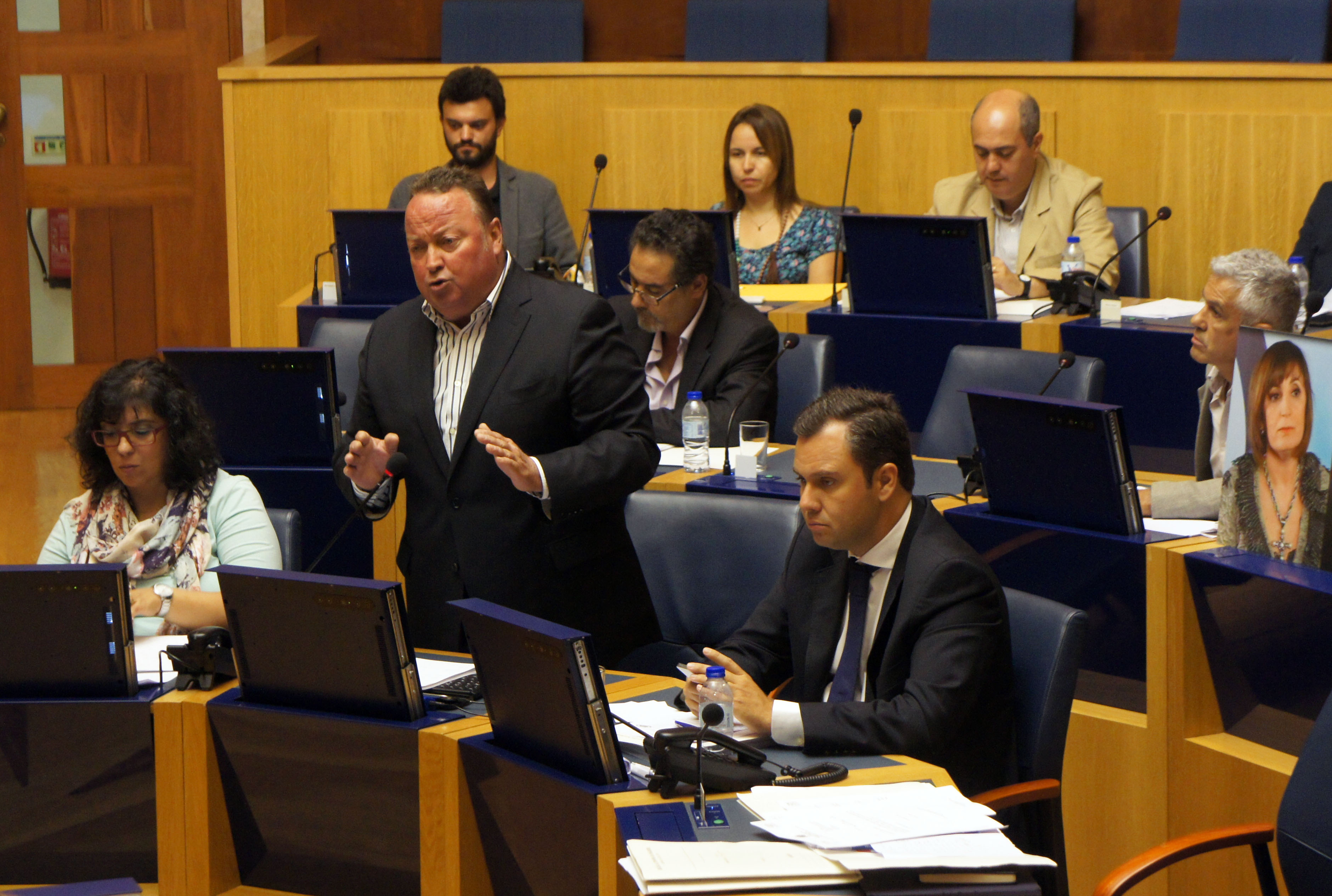 IRS variável esteve em debate na Assembleia
