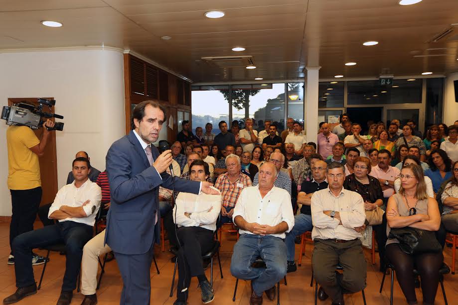 Albuquerque reuniu-se com militantes da Calheta e Ponta do Sol
