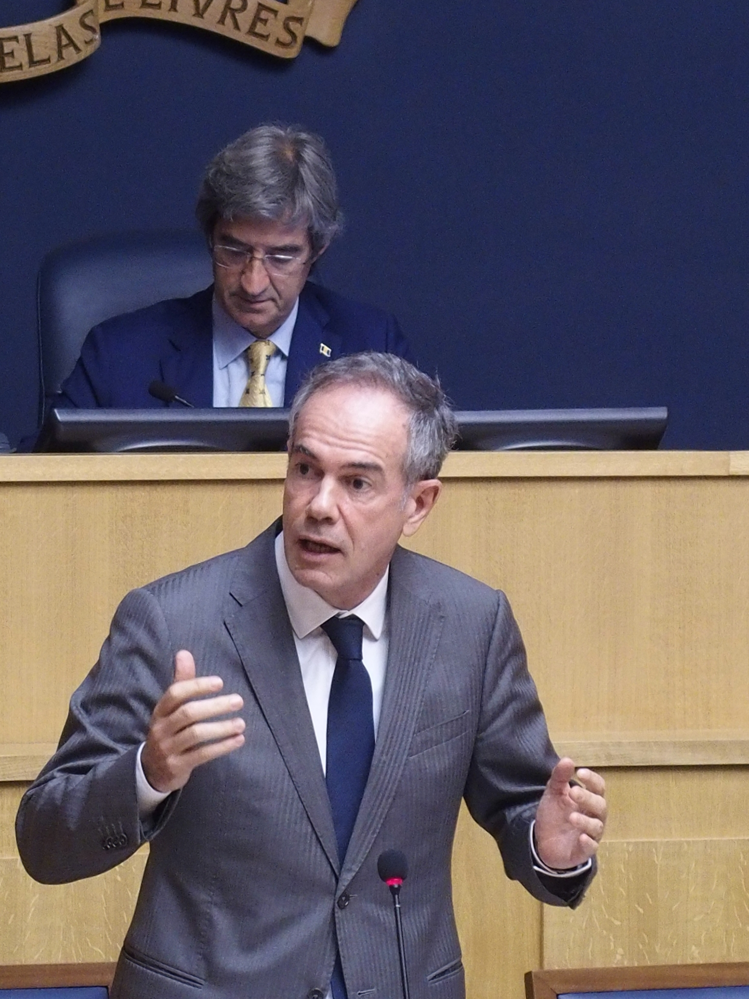 Facebook pode “eleger e depôr governos”, diz deputado centrista, acusando Sérgio Marques
