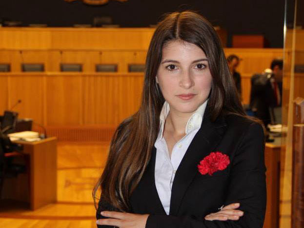 Raquel Coelho substitui o pai no Parlamento por um mês