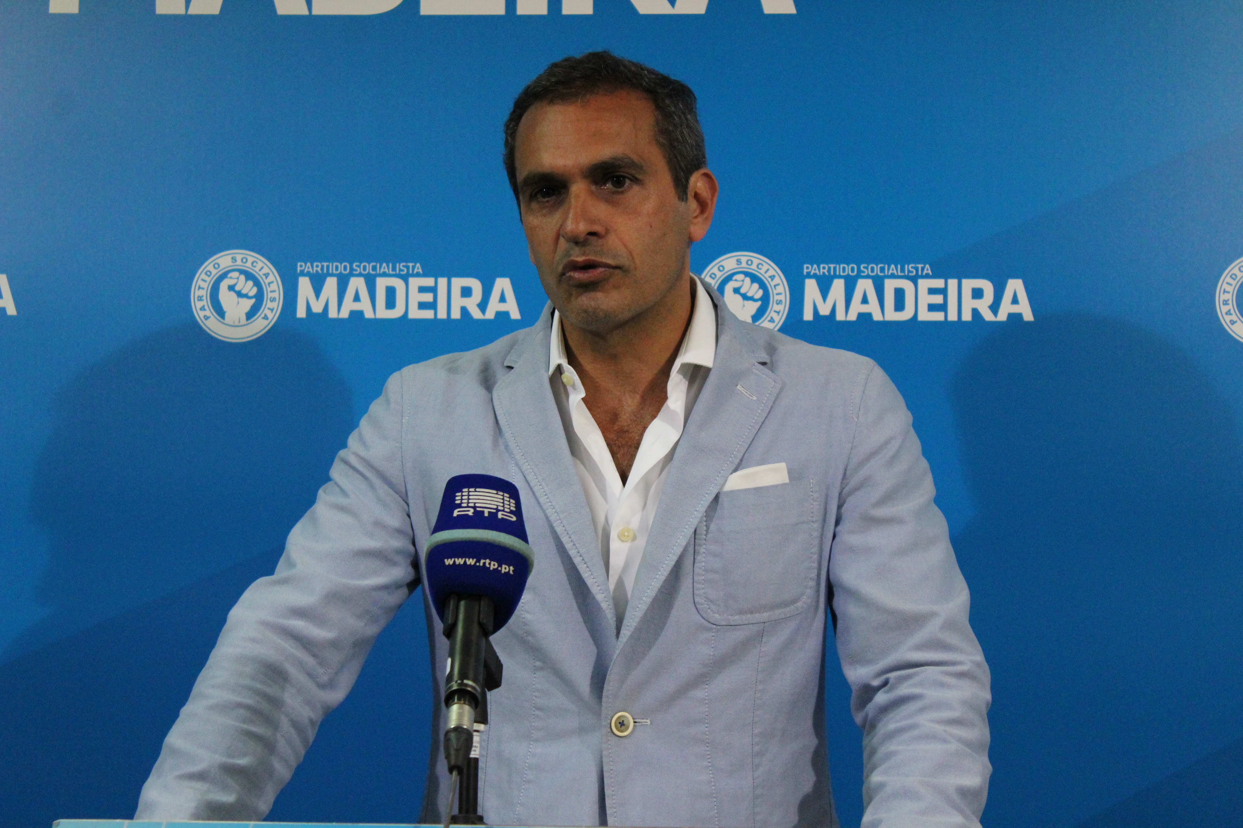 Carlos Pereira amanhã no Porto Santo