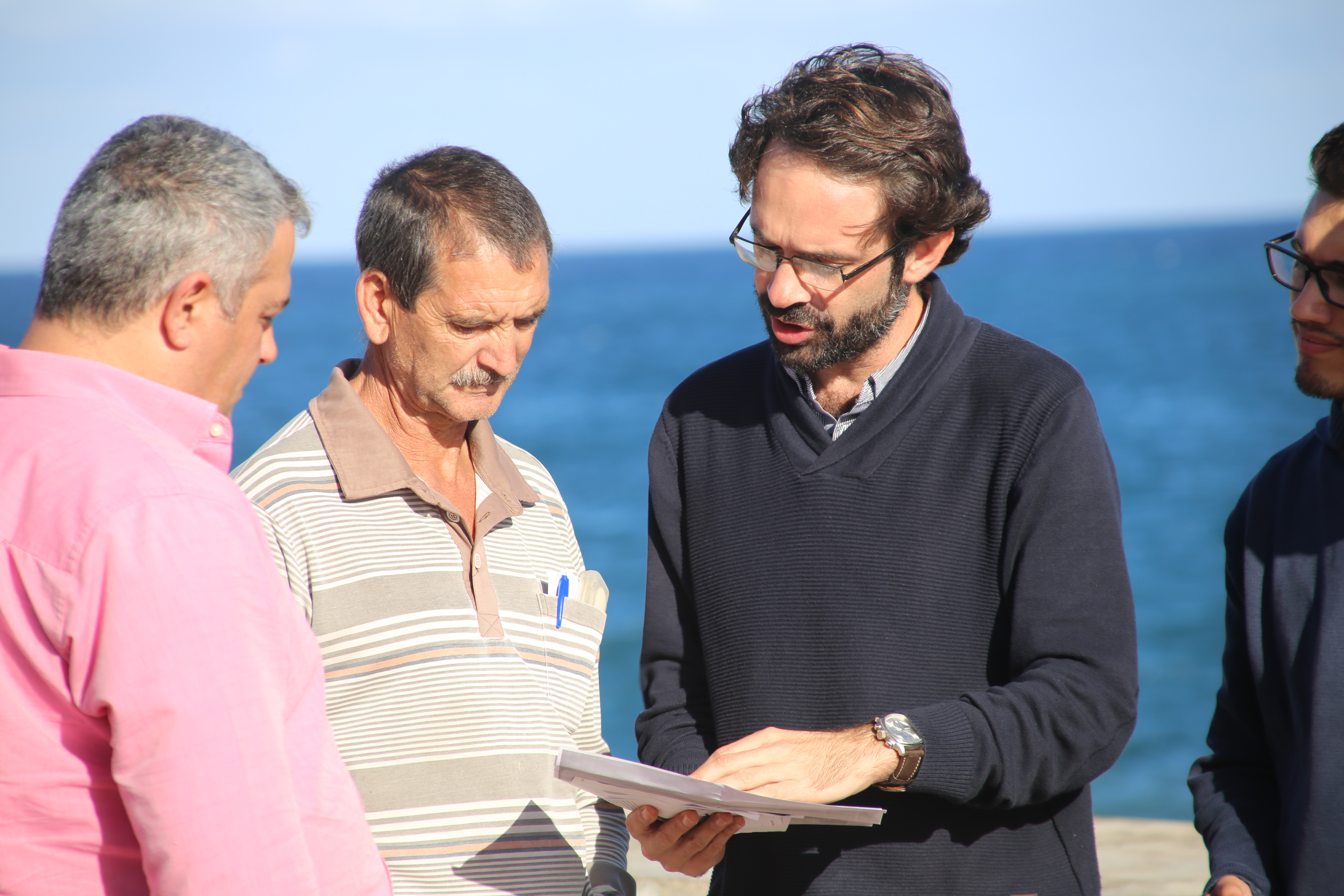 CDU critica descargas na Praia dos Reis Magos e projectos “da carochinha” para aquele lugar