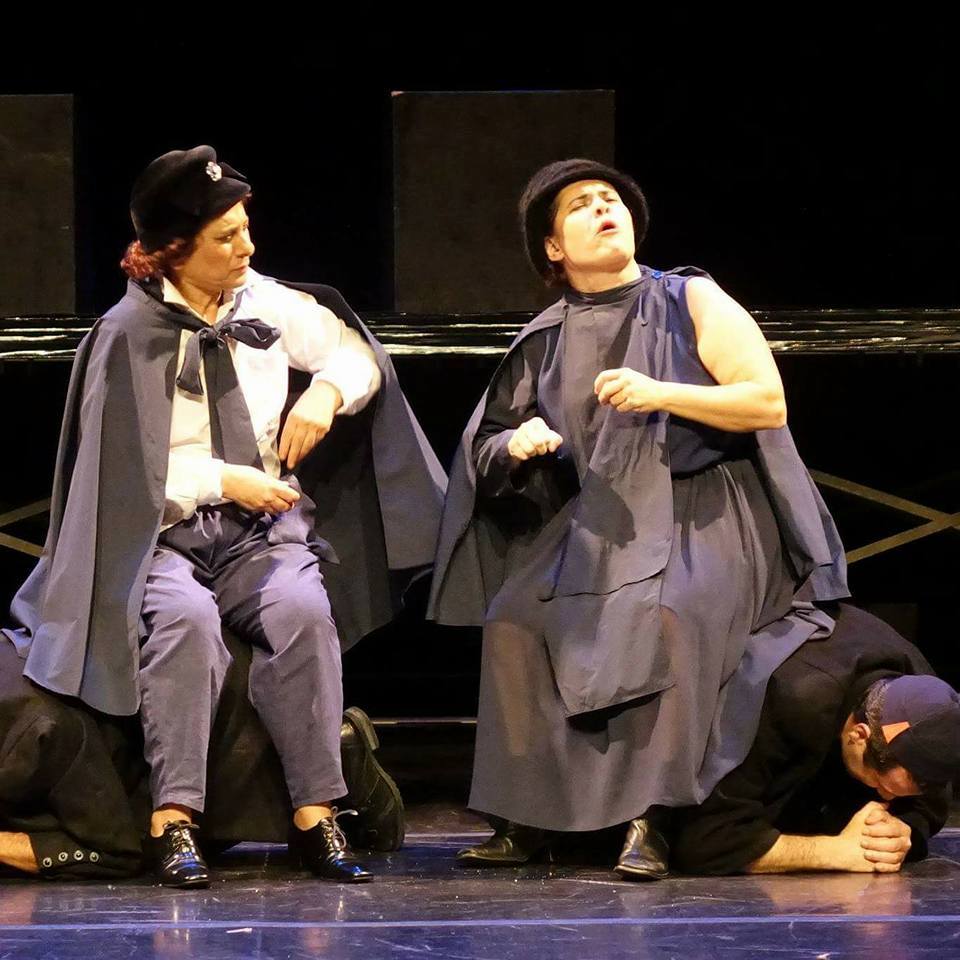 Agravados em cena no Teatro Baltazar Dias