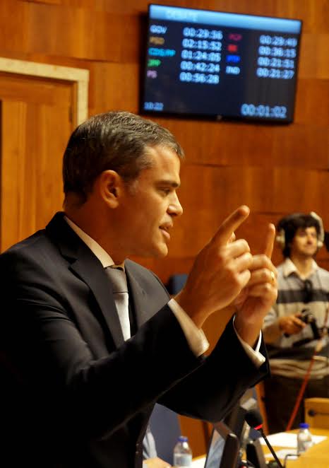 Concurso para concessão da linha aérea para o Porto Santo avança em 2017