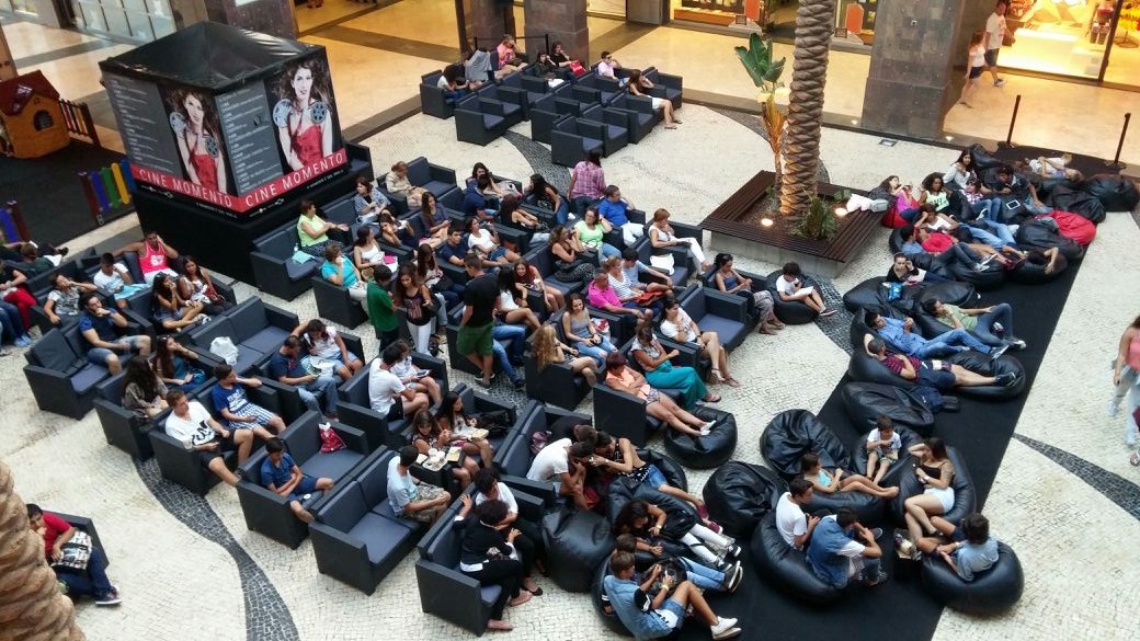 Cinema ao ar livre no Forum Madeira