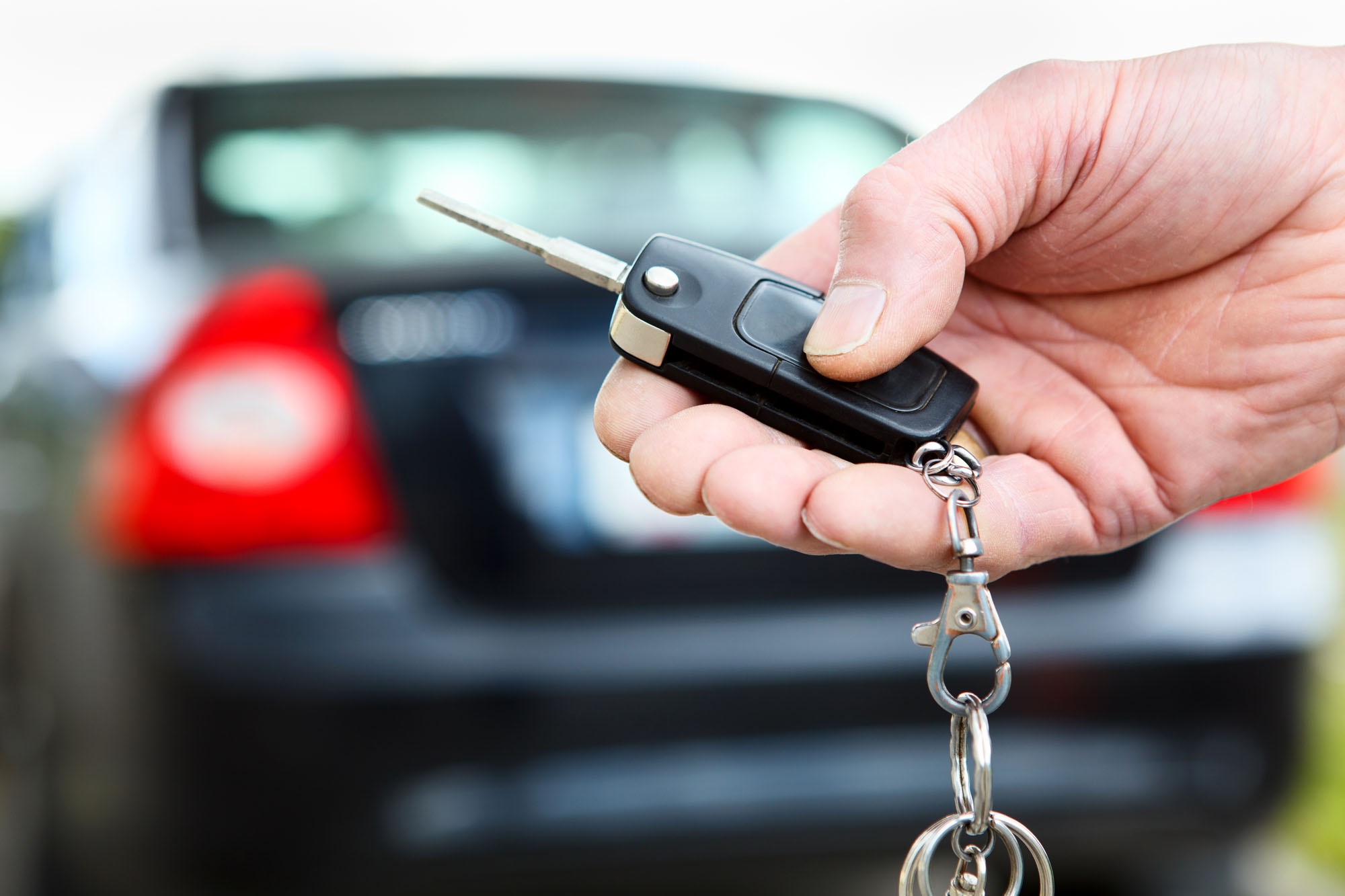 Mercado automóvel com variação homóloga positiva de 33,5% em março
